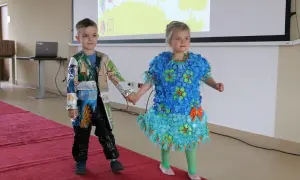 Ekologiczny strój z recyklingu dla chłopca - stwórz modę z duszą